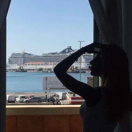 Dimora Fronte Del Porto Bari